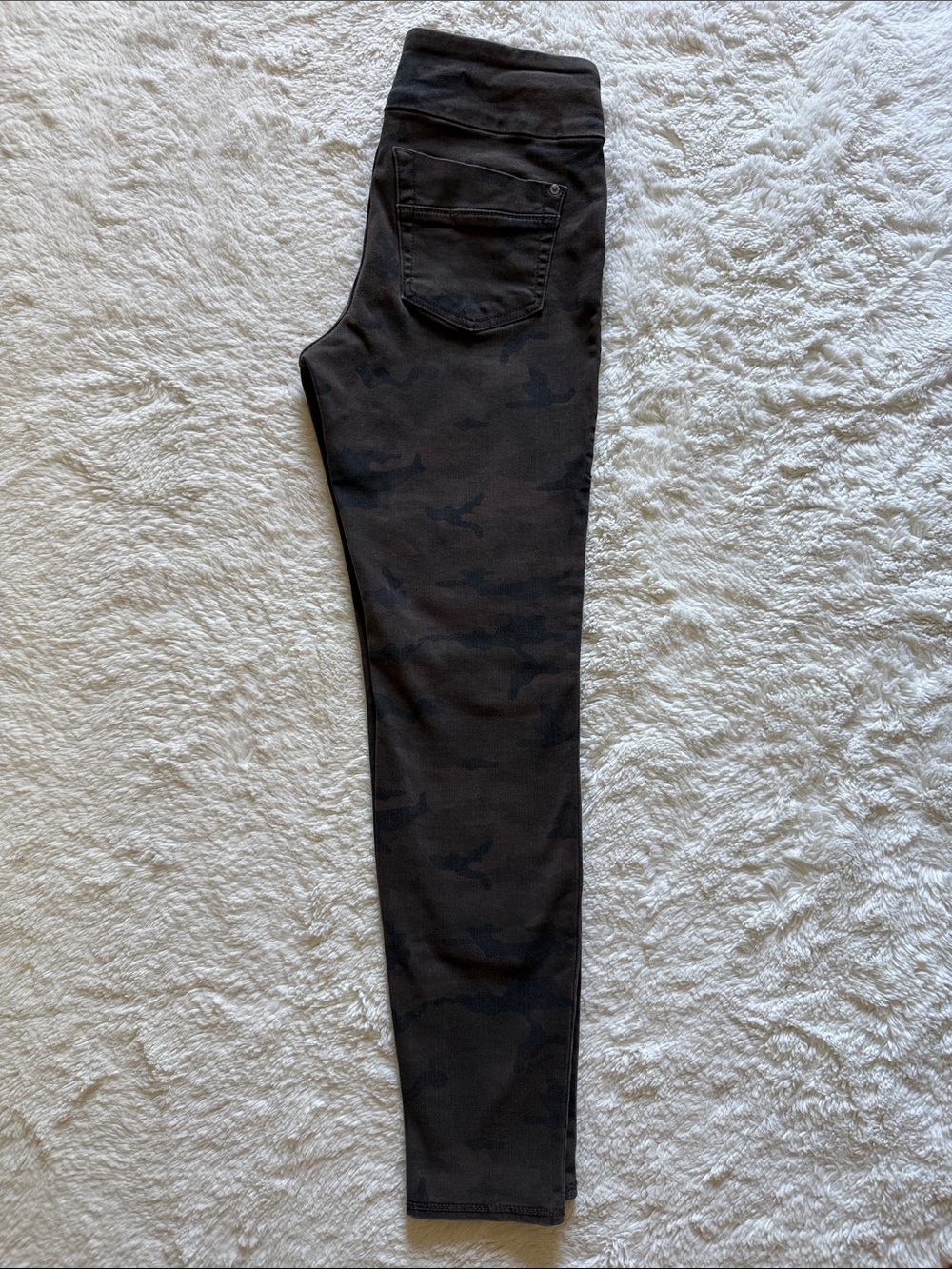 Rock & Republic Denim Rx The Slimming Denim Cure Dark Camo Skinny Pants
